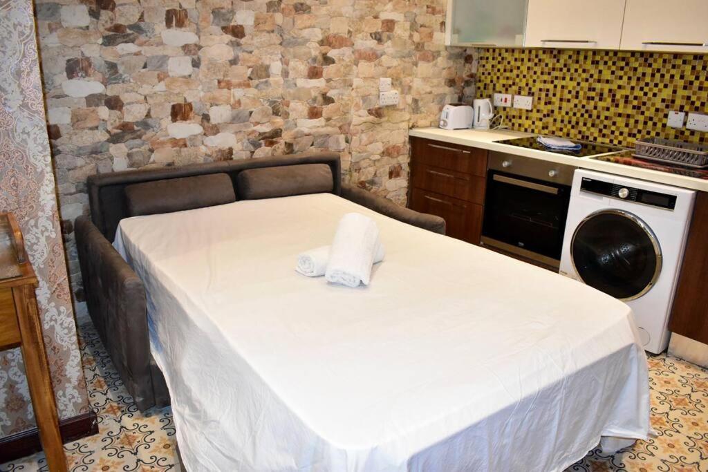 City Centre Pied-A-Terre Near Food Market And Walking Distance To Bus Terminus Valeta Exterior foto